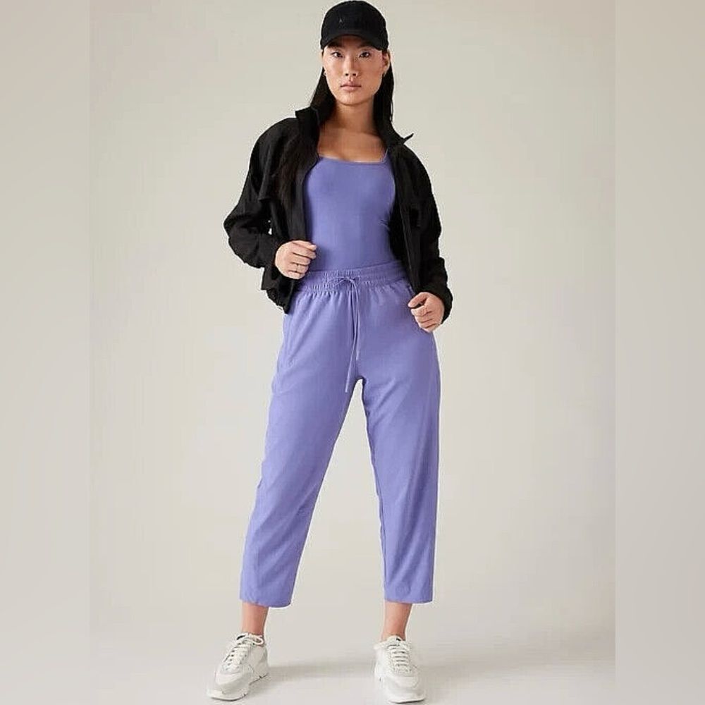 Athleta The Arrival Pant SZ 6 Purple Carpi's Light Weight MSRP $99 Athletic